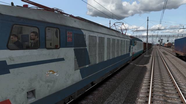 Italian Railways E652 Tigre Locomotive & Wagons