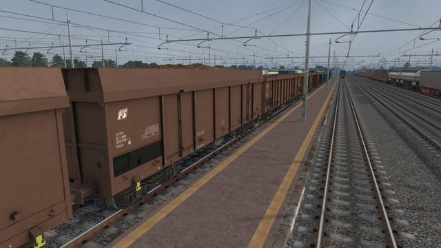 Italian Railways E652 Tigre Locomotive & Wagons