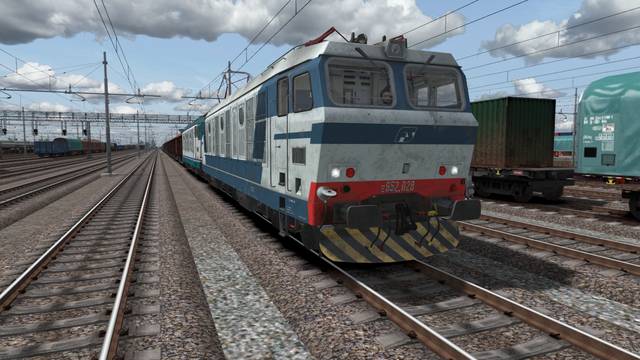 Italian Railways E652 Tigre Locomotive & Wagons