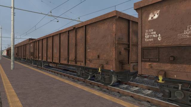 Italian Railways E652 Tigre Locomotive & Wagons